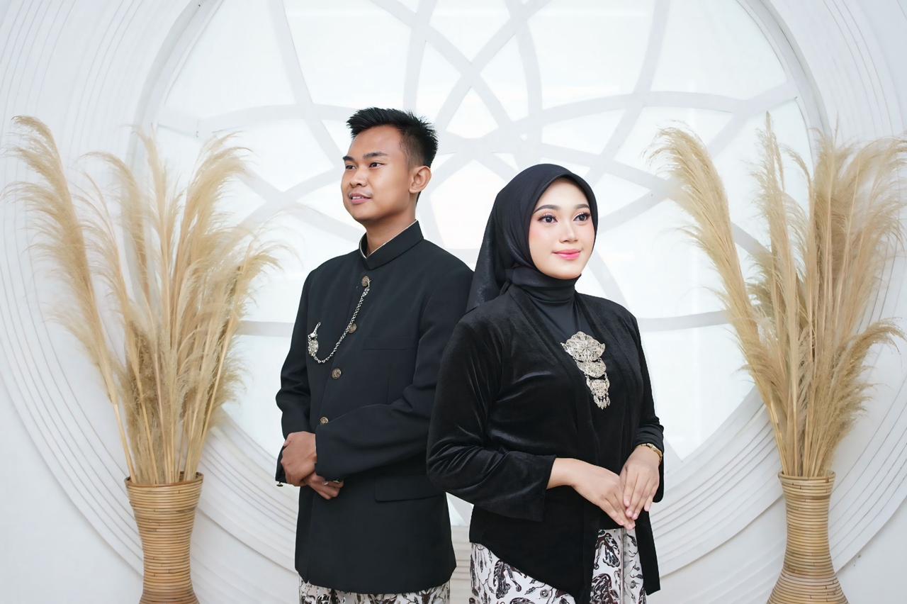 Lian & Rena 6